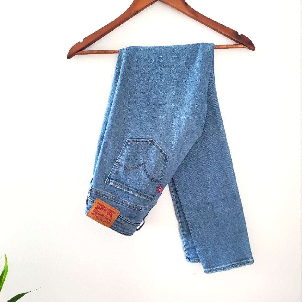 Levi 711 Skinny Distressed Jeans